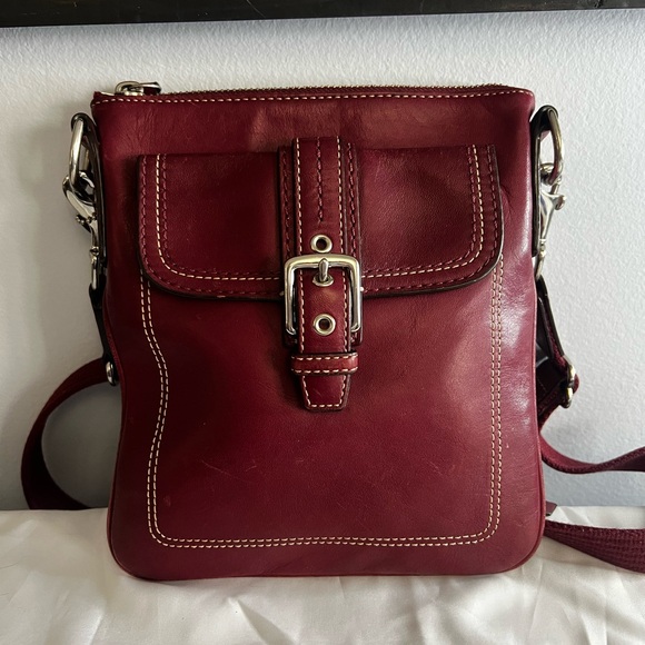 Coach Handbags - Coach Hampton Red Leather Swing Crossbody Bag